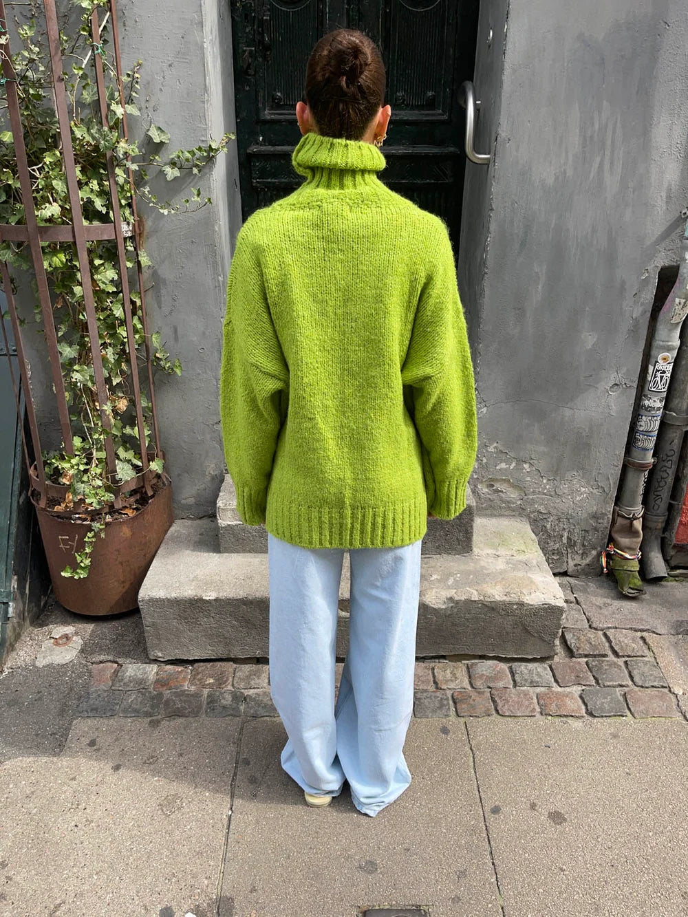 Pull Oversize Paola vert anis, vue 3