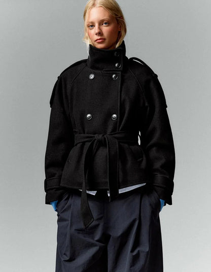 Manteau Analie noir porté de face